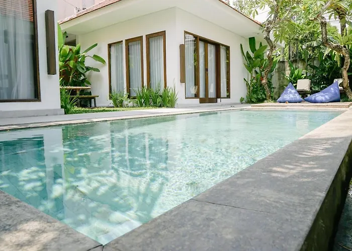 Warga Villa Umalas